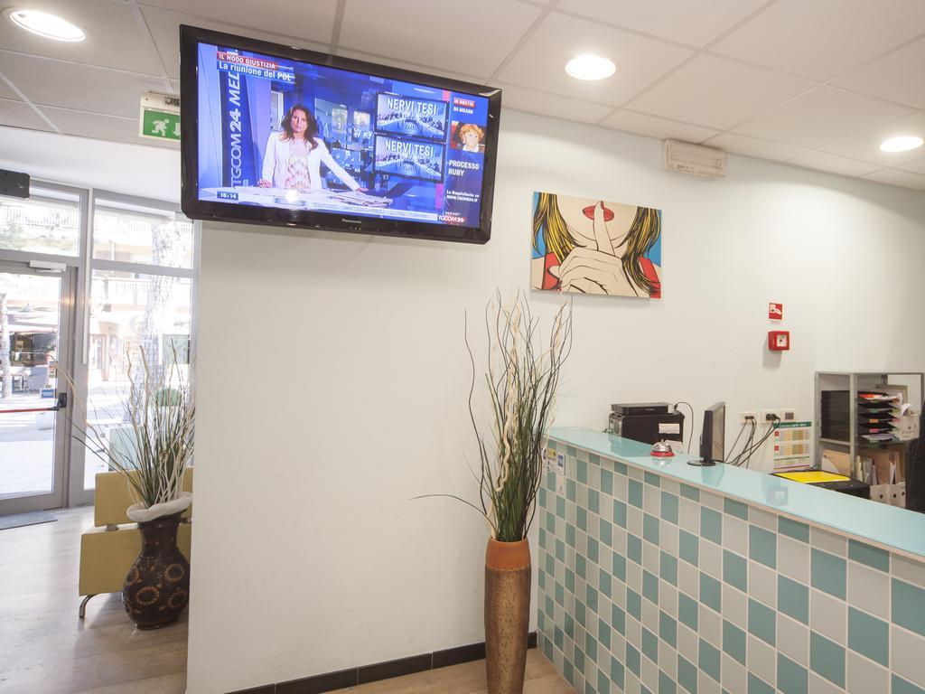 Hotel Colombo Riccione Luaran gambar